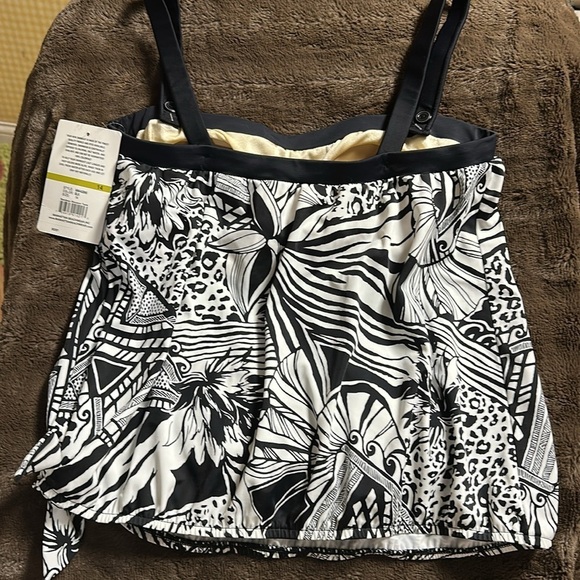 NWT MAXINE of HOLLYWOOD Bandeau Blouson Tankini and Swim Short Set Sz 14 - Picture 4 of 12